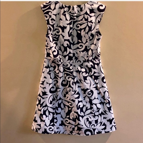 COPY - LOFT—Women’s Navy & White Sleeveless Dress!! ABSOLUTELY PERFECT FOR SPRI… - Picture 5 of 8